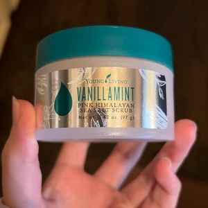 BRAND NEW YOUNG LIVING VANILLA SCRUB